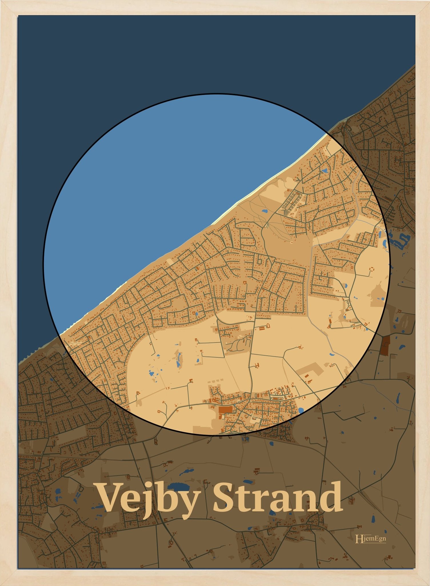 Vejby Strand plakat i farve pastel brun og HjemEgn.dk design centrum. Design bykort for Vejby Strand