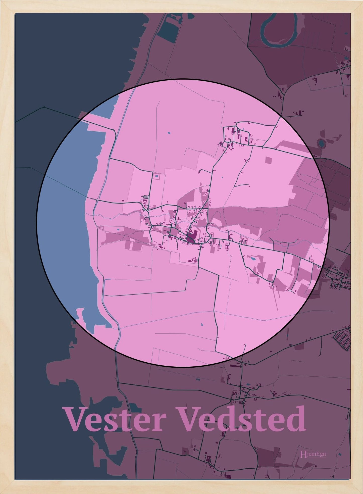 Vester Vedsted plakat i farve pastel rød og HjemEgn.dk design centrum. Design bykort for Vester Vedsted