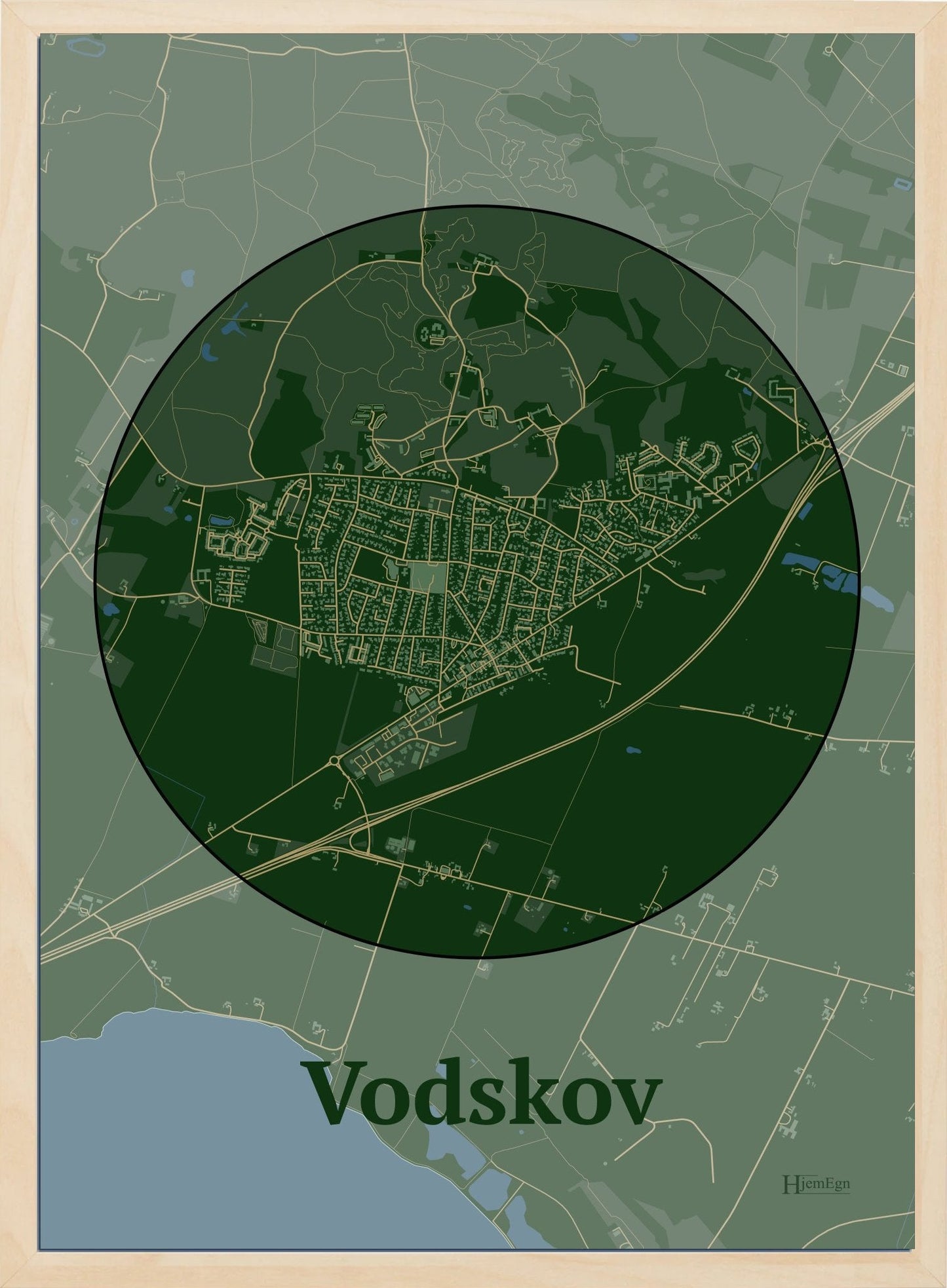Vodskov plakat i farve mørk grøn og HjemEgn.dk design centrum. Design bykort for Vodskov