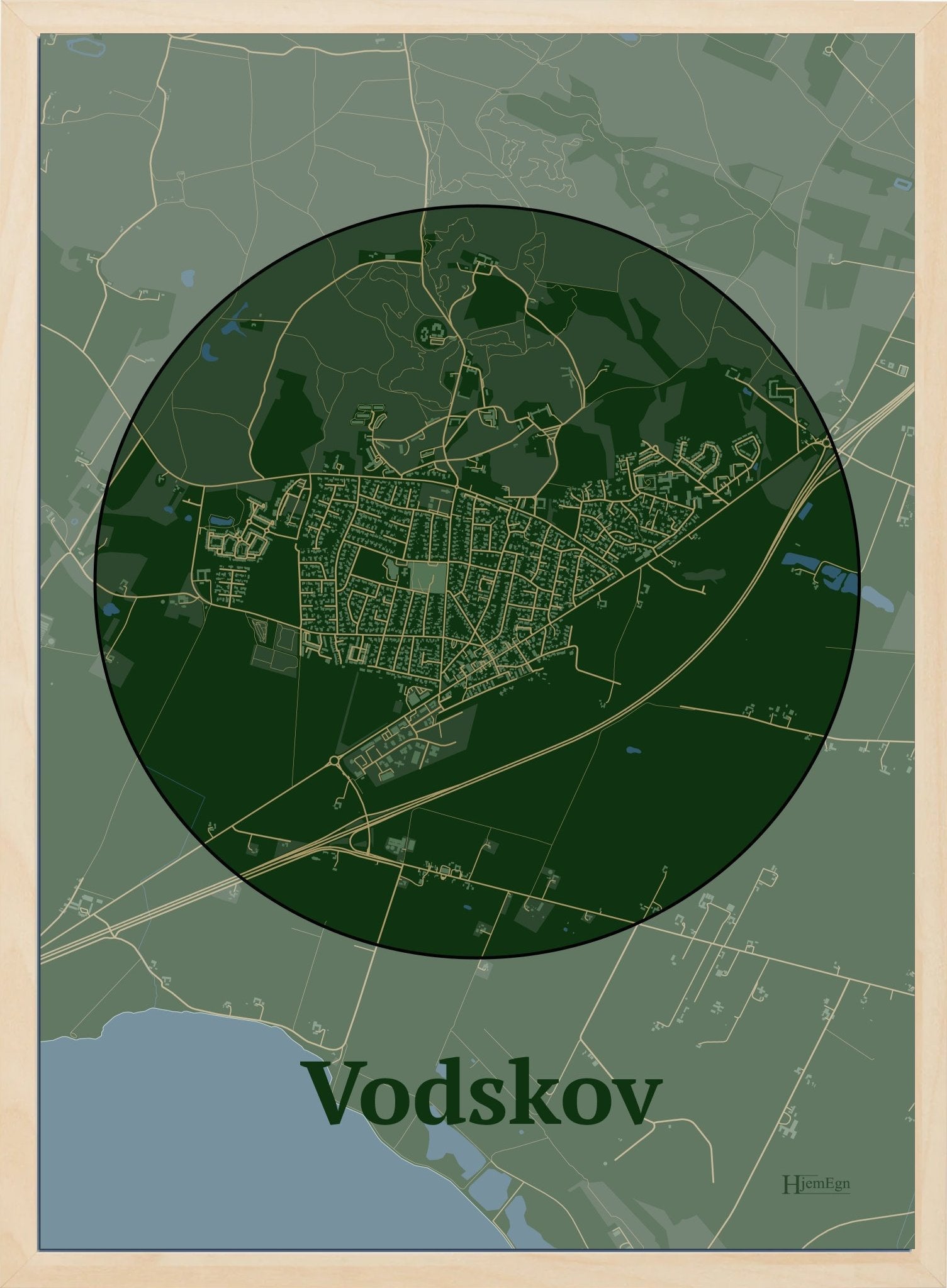 Vodskov plakat i farve mørk grøn og HjemEgn.dk design centrum. Design bykort for Vodskov